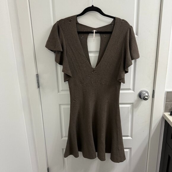 Free People Jodi Olive Sweater Dress Size Medium Fit and Flare Flutter Sleeve - Picture 1 of 3